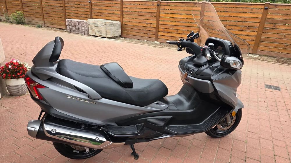 Suzuki AN 650 Burgman Suzuki Burgman 650, maxiscuter  (Honda Forza, Yamaha TMax, Kimko)