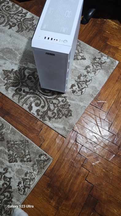 Vand pc in stare perfecta toate jocurile graficile la maxim 60+ fps