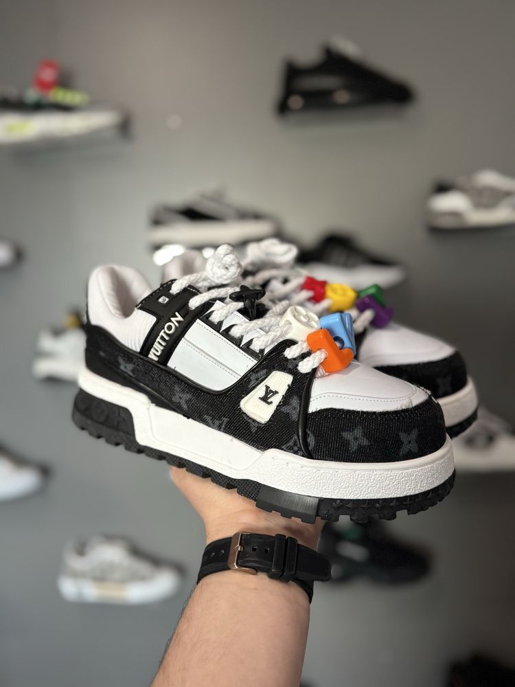 Adidasi Barbati Louis Vuitton Maxi Trainer Black & White!