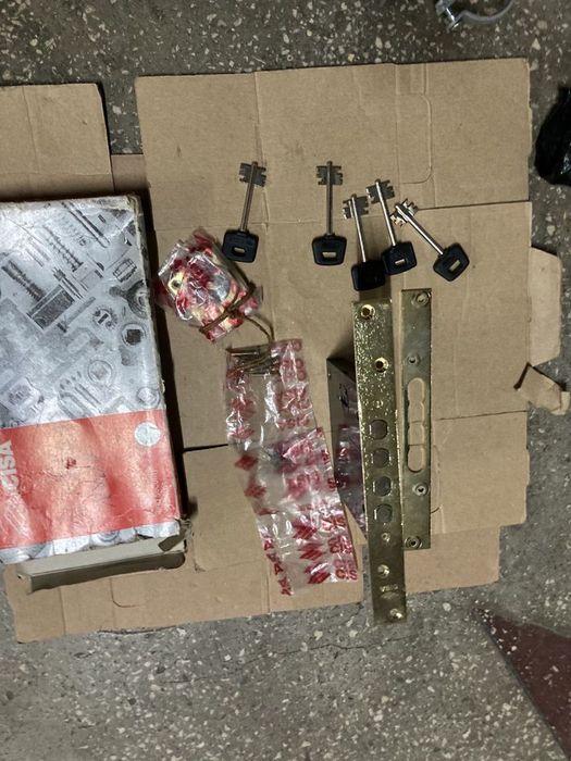 Broasca Poarta CISA 57018 Italia cu 5 Chei