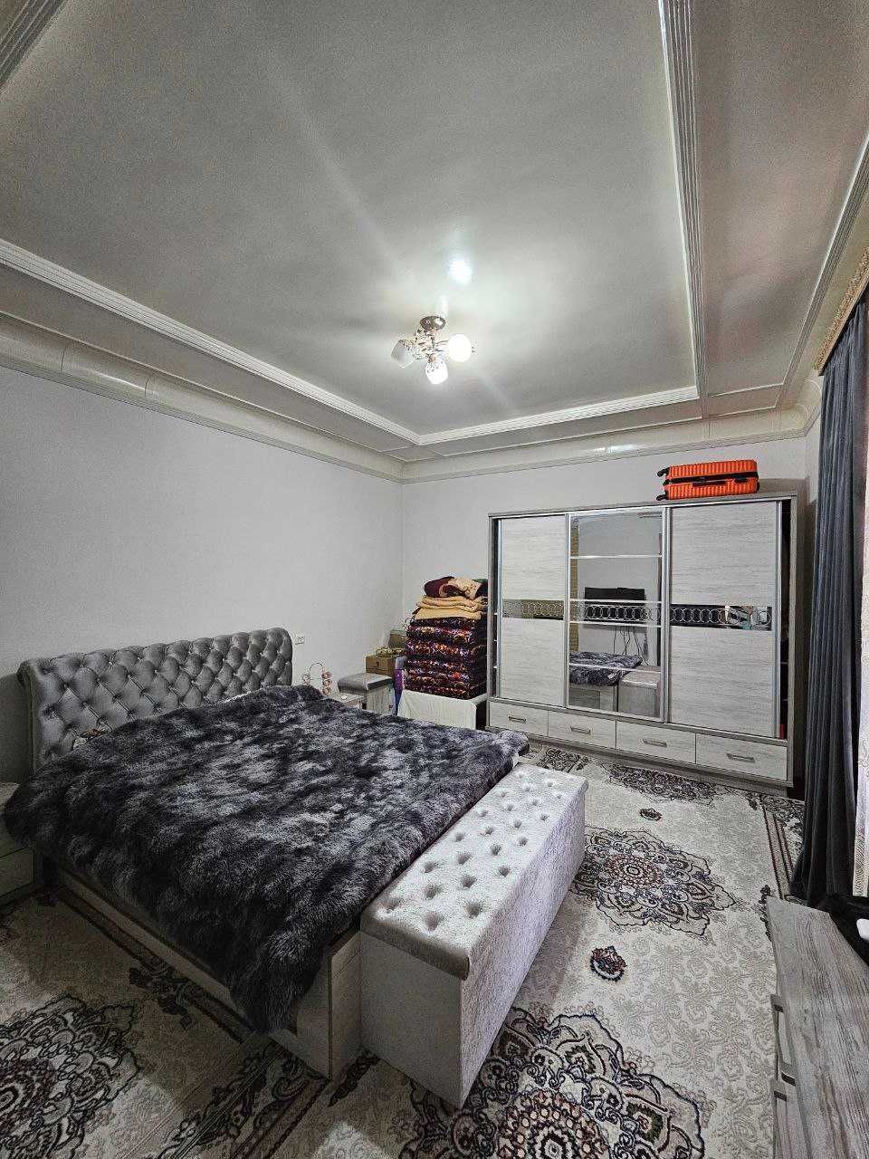 С.Восток массивда уй сотилади.