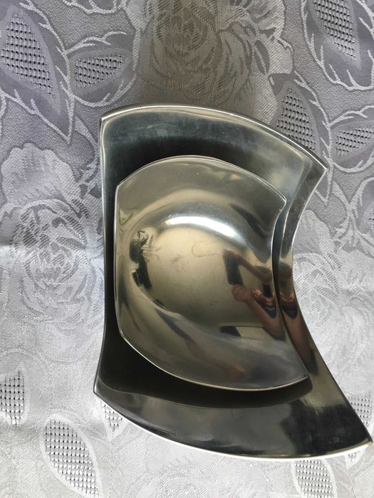 Пластика метал за декорация от две купи