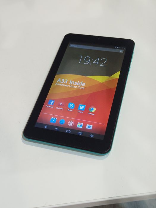 Tableta impecabila cu încărcător