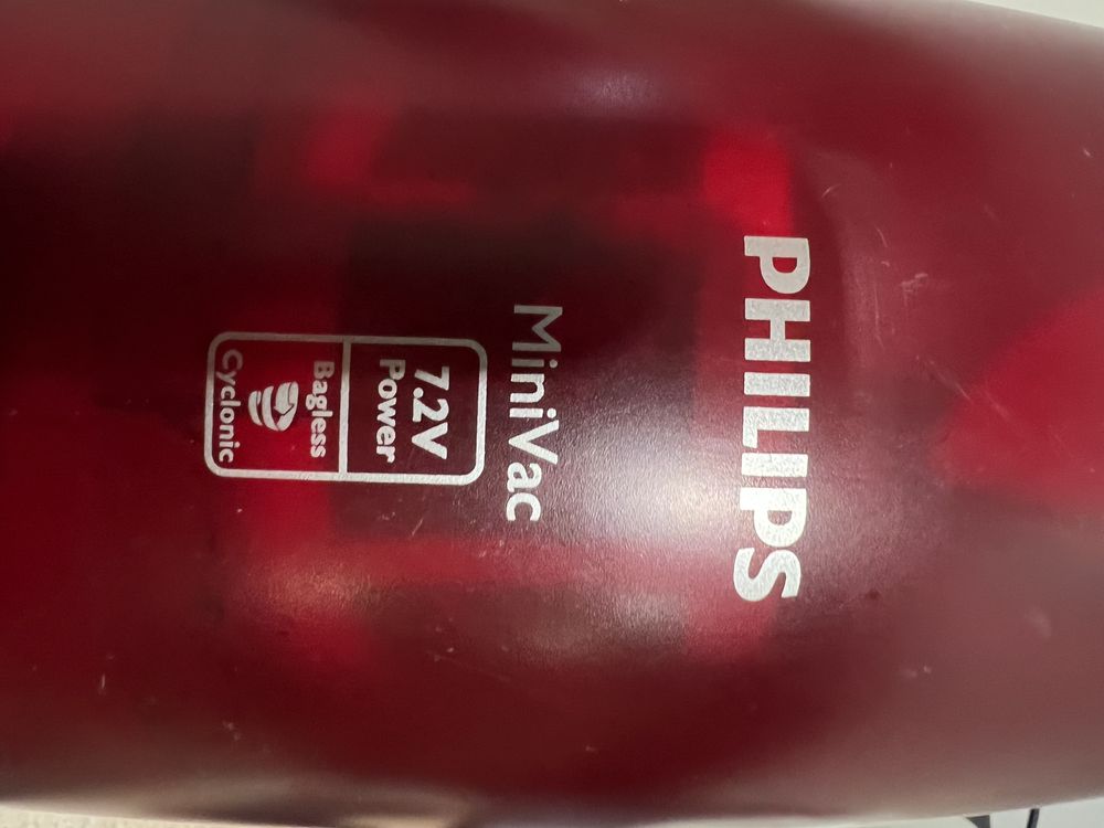 Малка кухненска прахосмукачка philips MiniVac 7.2v