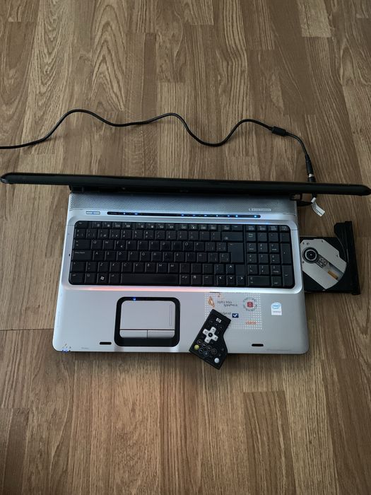 Laptop Hp display mare 17,3 inch,Windows ok,320gb m,cu incarcator.