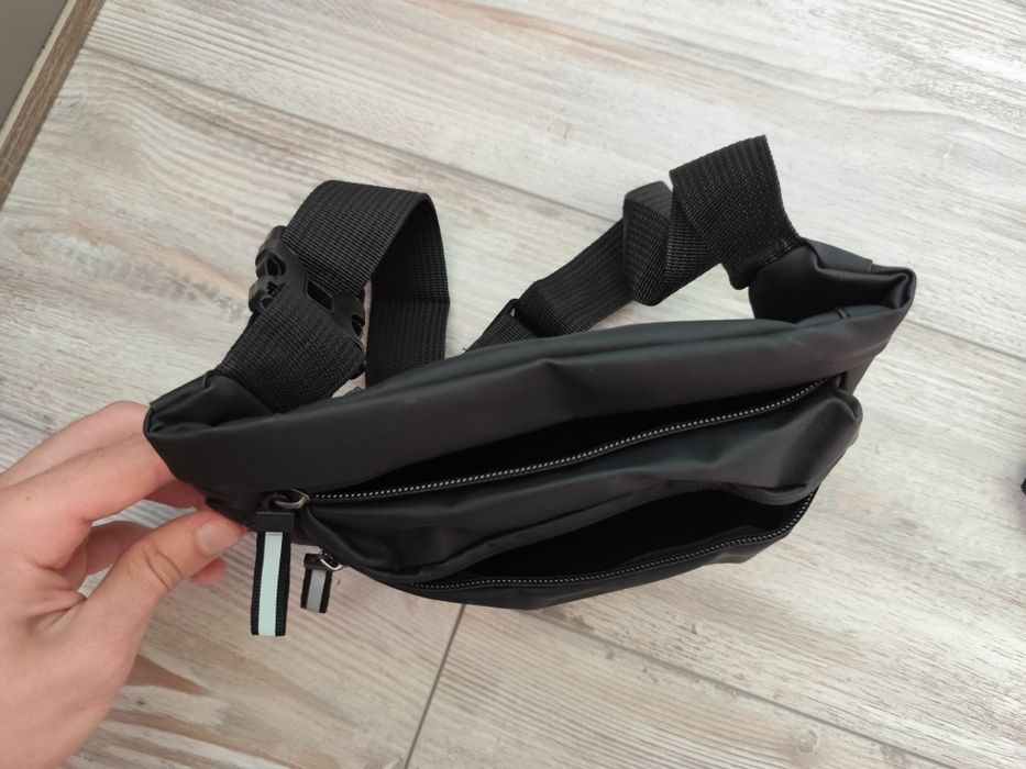 Черна спортна чантичка за кръст