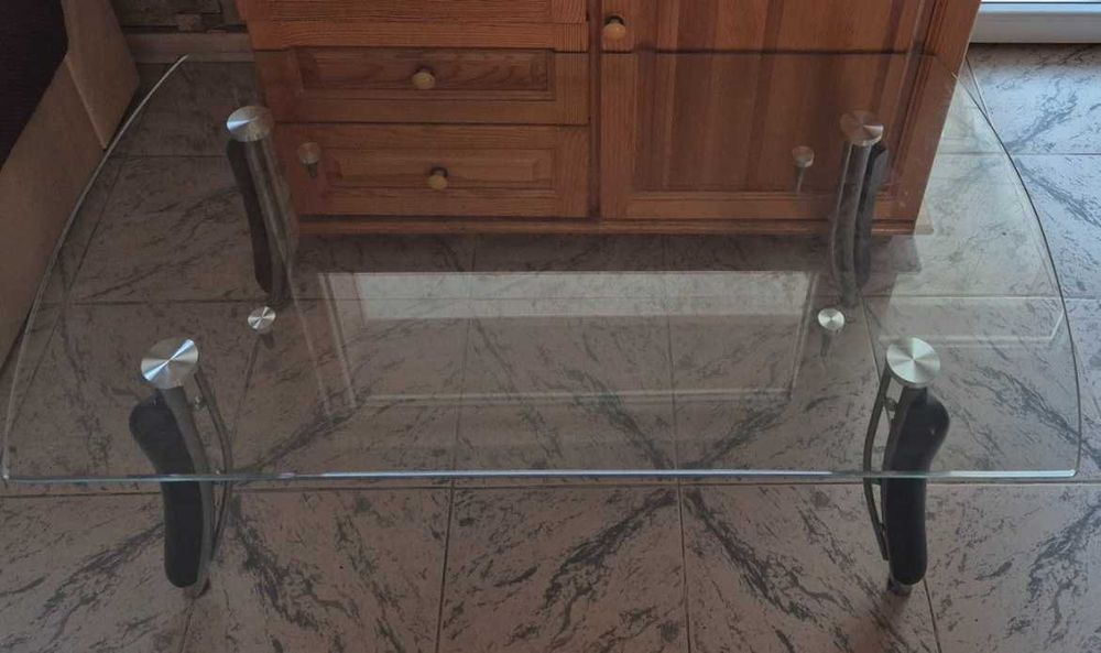 Холна маса, стъклена,54 лв