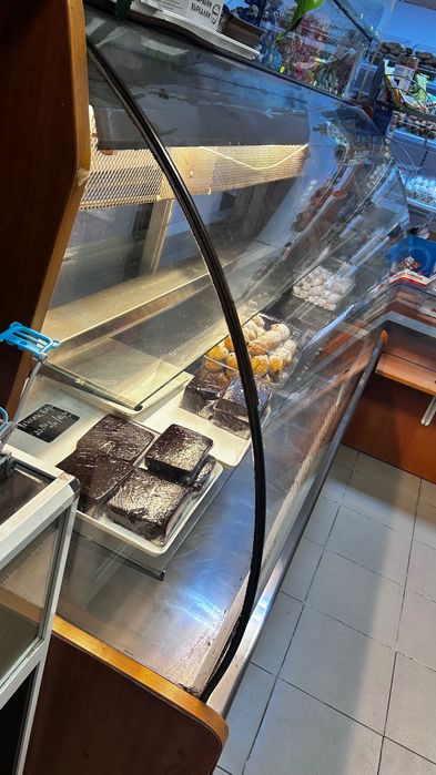 Хладилна витрина