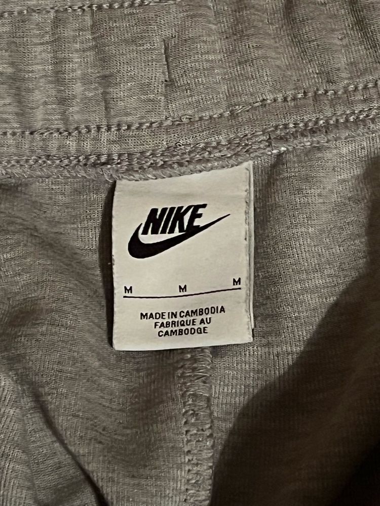 Tech Fleece Grey