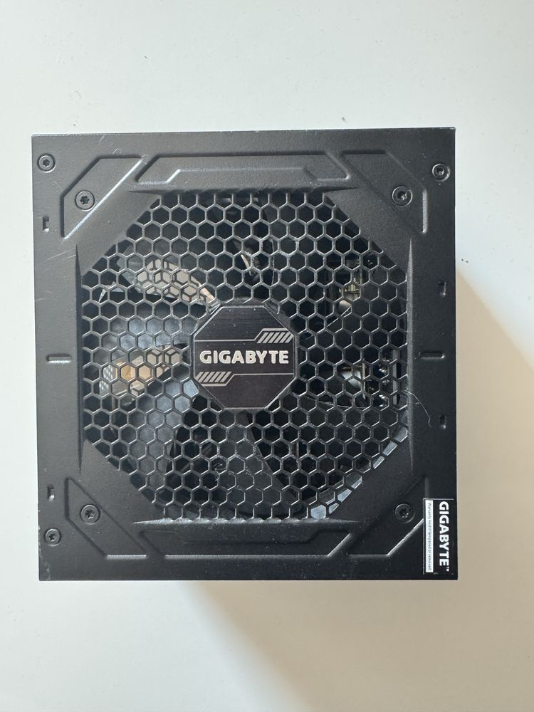 Sursa Gigabyte P750GM
