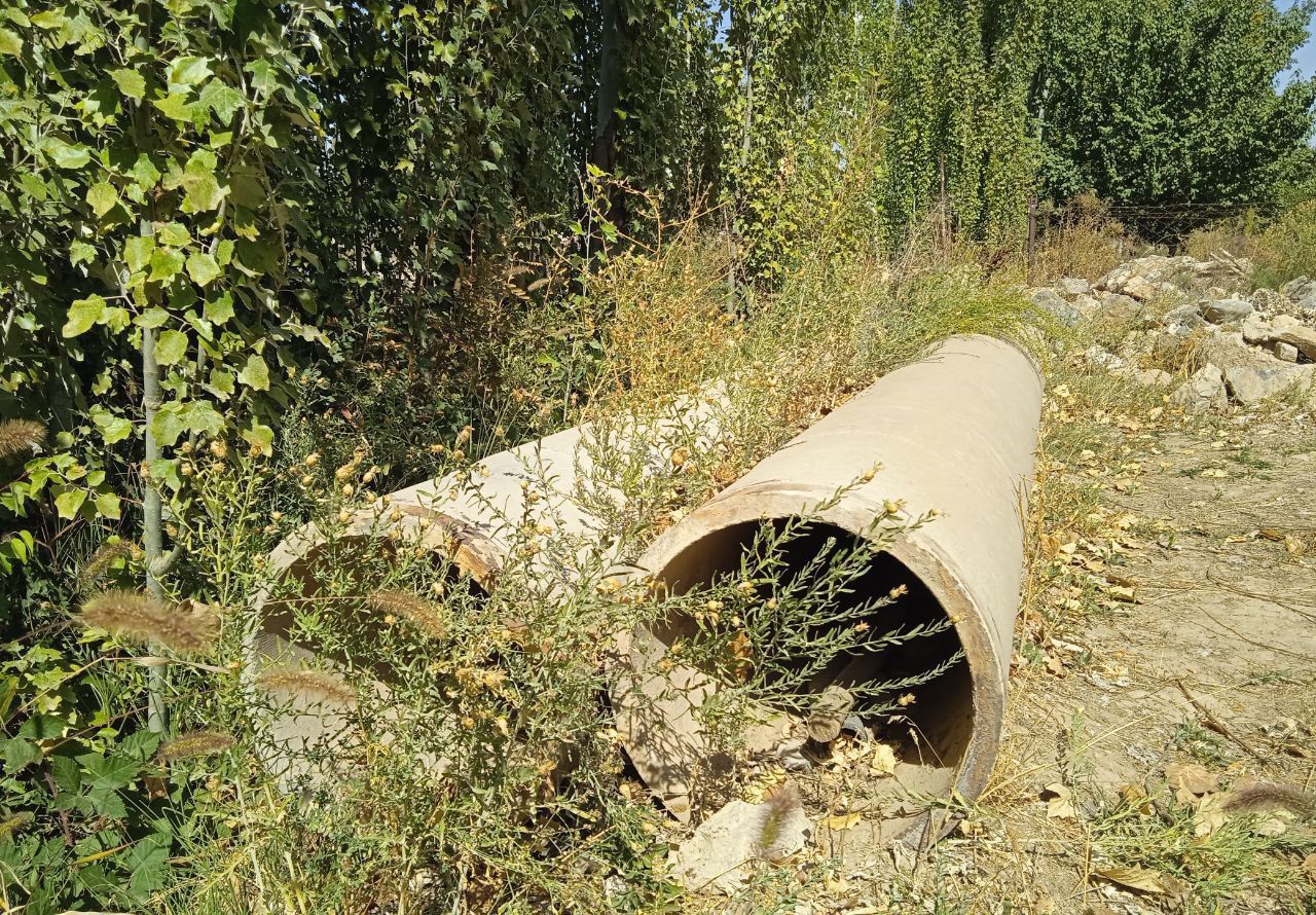 Trubalar sotiladi, butun va mustahkam.