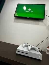 Xbox ONE S / capacitate 1TB / Doua controllere