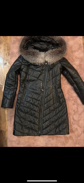 Geaca de piele cu blana