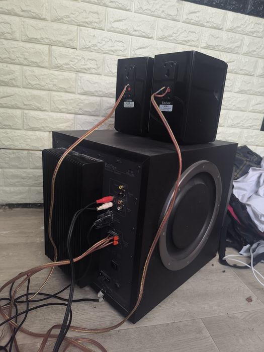 Продам акустическая система Edifier S730