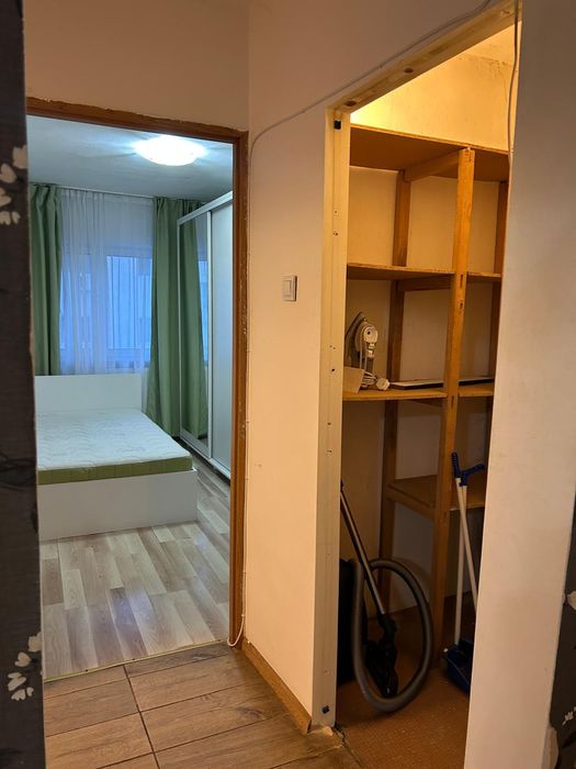 Apartament cu 3 camere de închiriat