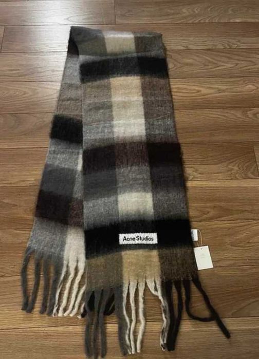 Fular Acne Studio nou