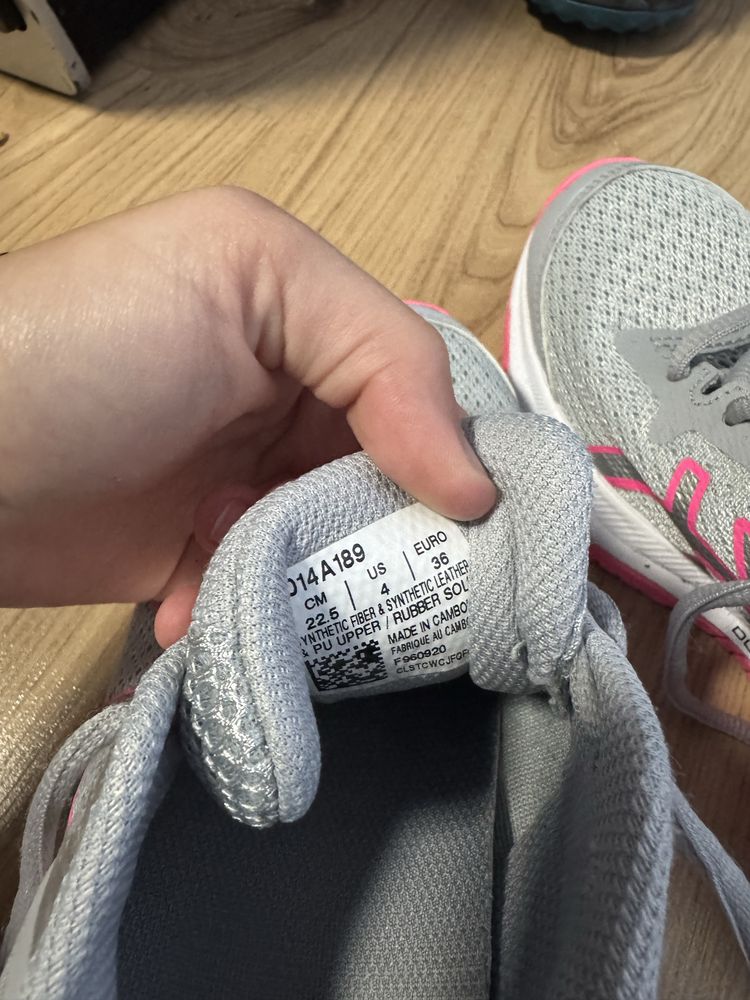 Продавам два чифта маратонки new balance и asics