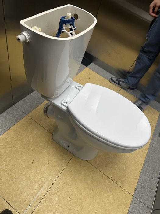 Продам унитаз хорошом состояние