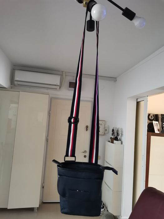 Vand geanta TOMMY HILFIGER marime mica