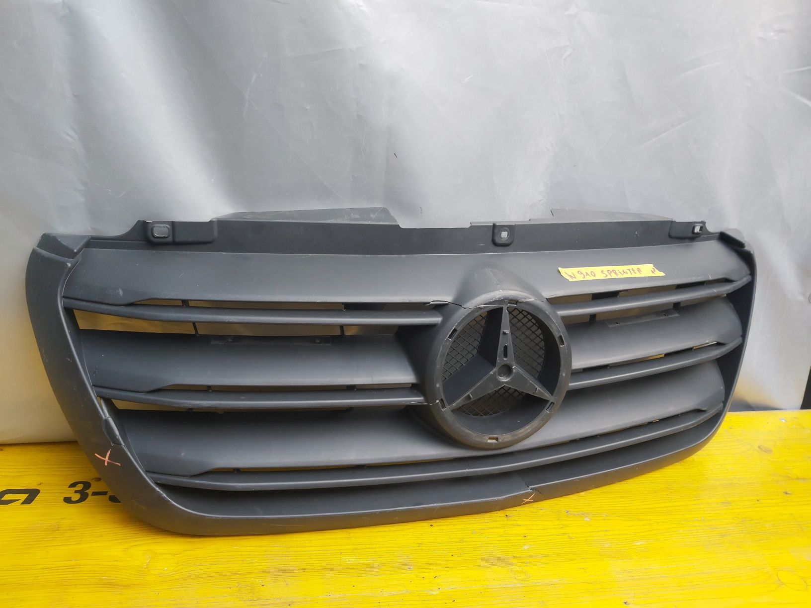 Грил решетка мерцедес спринтер  w910 Mercedes Sprinter W910