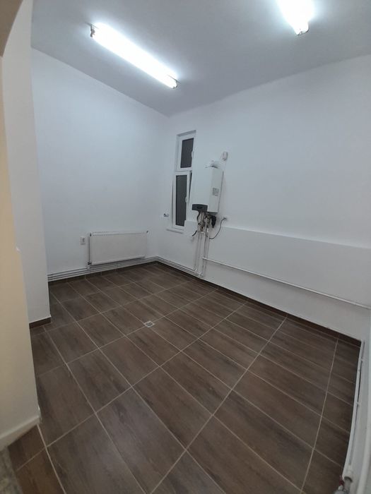 Inchiriez spatiu comercial