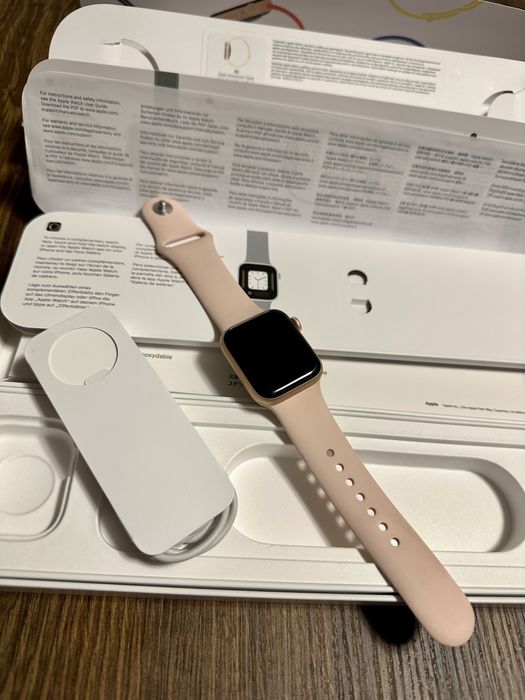 Apple Watch SE 40mm (1st Gen)