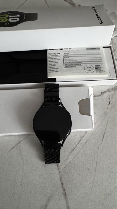 Продам смарт часы ( самсунг) в отличном состоянии.