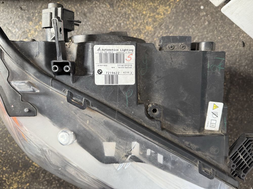 Десен фар за BMW X3 F25 XENON