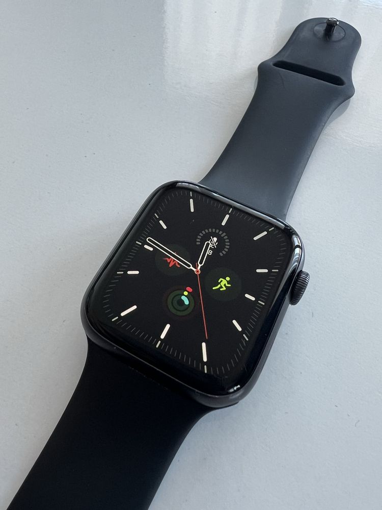 Apple Watch 5 - 44mm