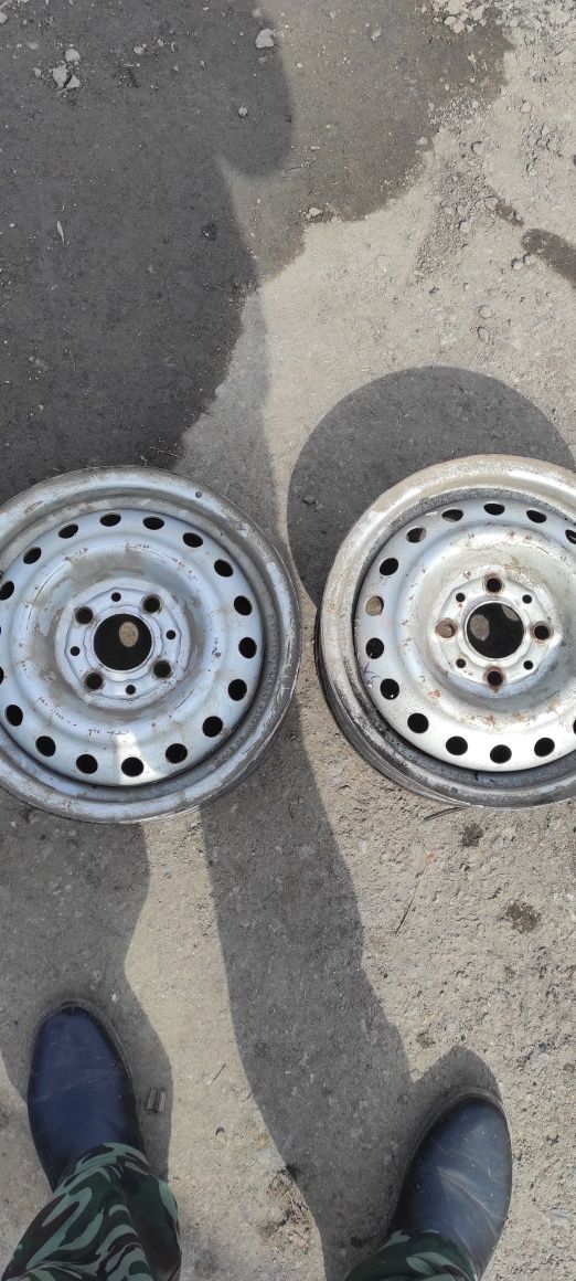 Продам железные диски на 13.