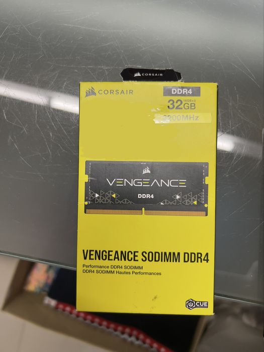 (Sigilat) Memorie Ram Corsair DDR4 32GB (16x2) 3200 laptop
