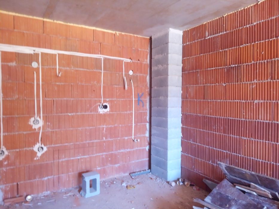 Тристаен апартамент в Дружба 1