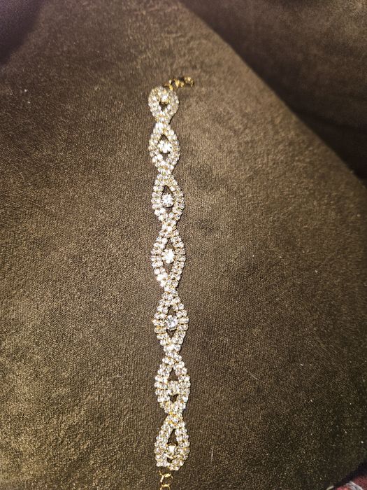 Позлатена гривна