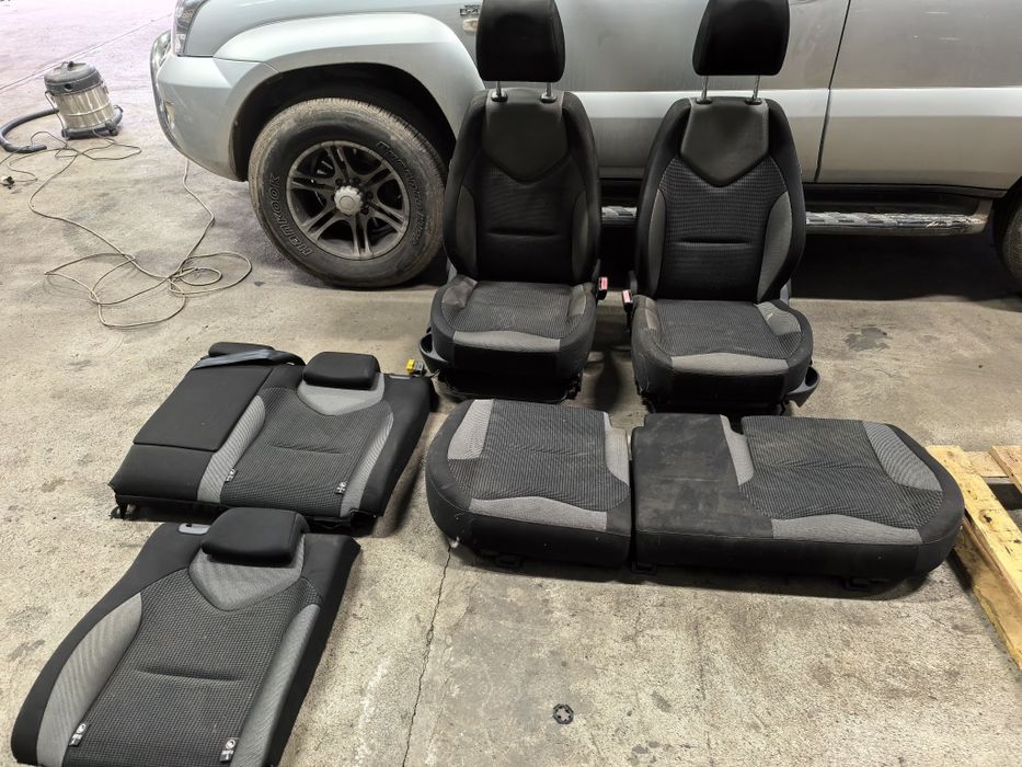 Салон/Седалки за Пежо/Peugeot 308