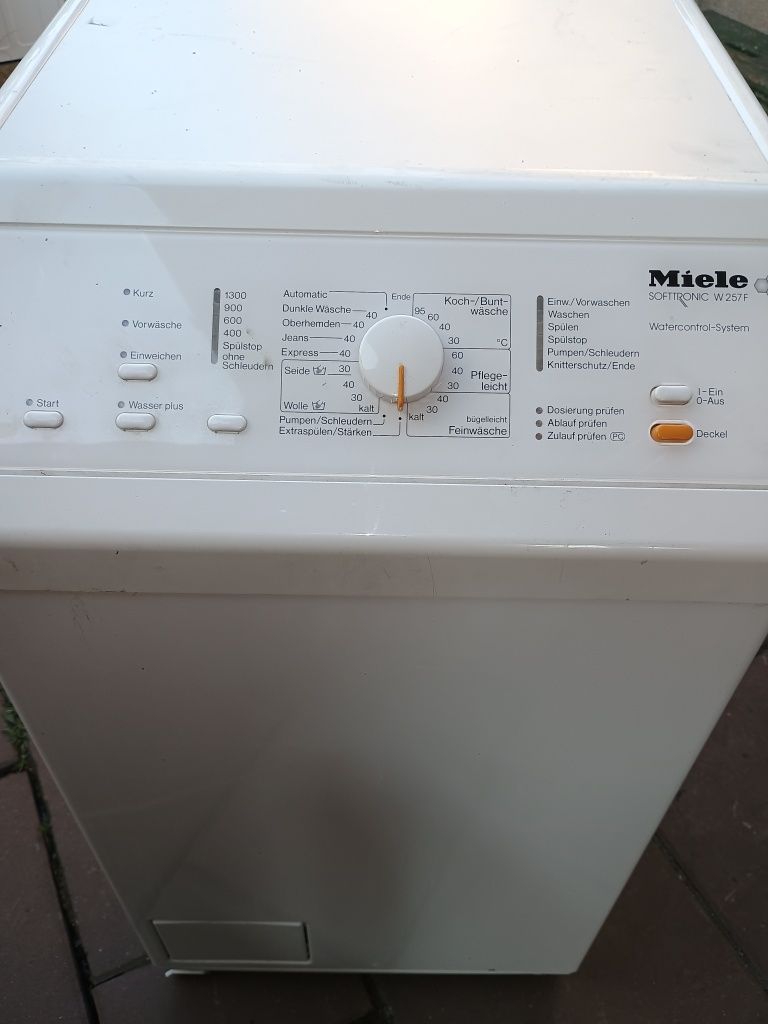 Mașină de spălat rufe model ingust miele