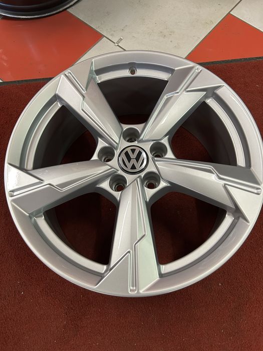 18 цола 5х112 Audi A4 A6 Q5 VW Passat Arteon Оригинални