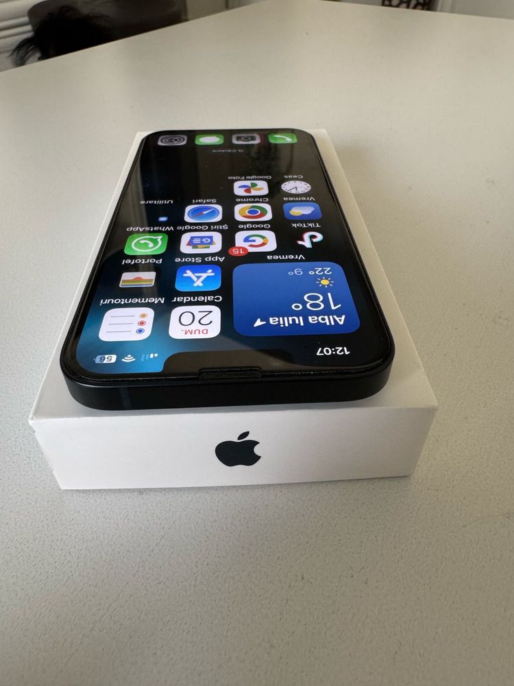 Vand iphone 14 negru
