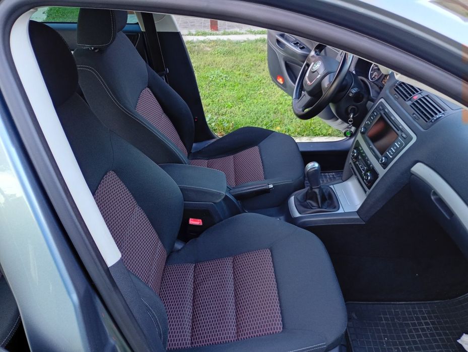 Skoda Octavia 2 full