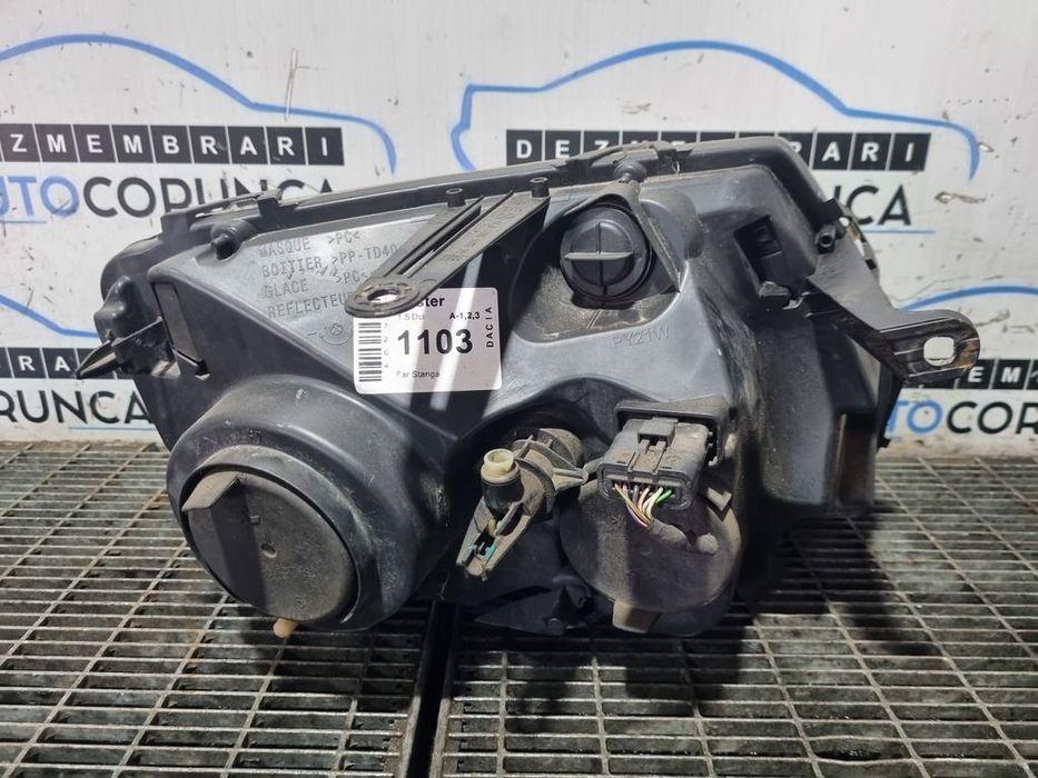Far Stanga Dacia Duster 2010 - 2013 SUV 4 Usi (1103) Fara xenon CLEMA RUPTA