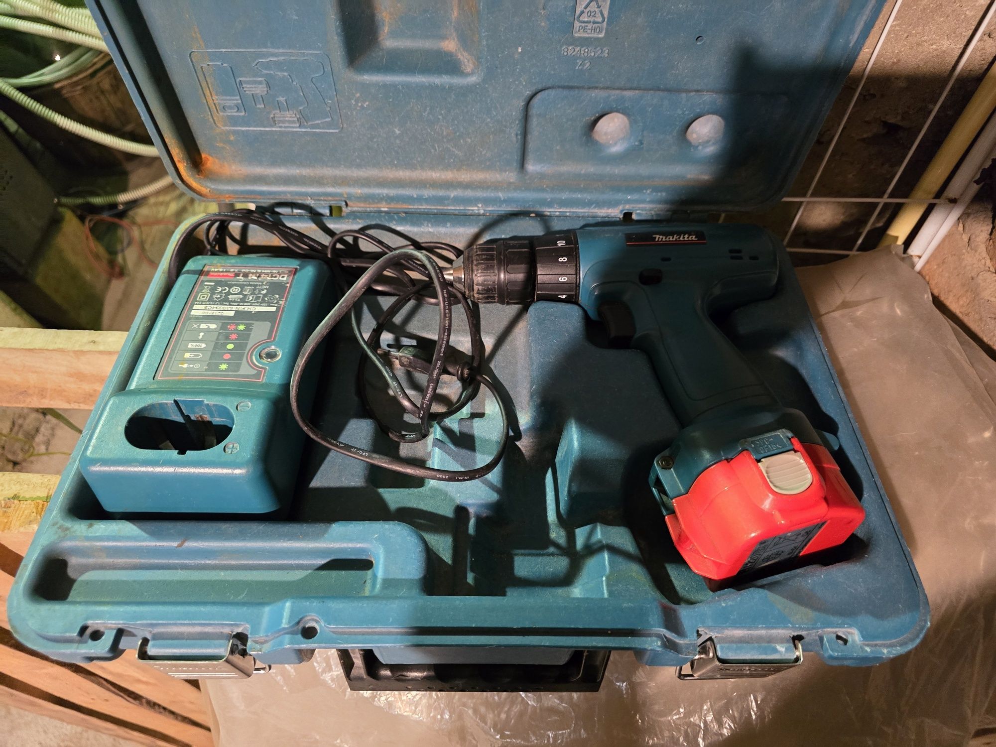 Винтовер    Makita