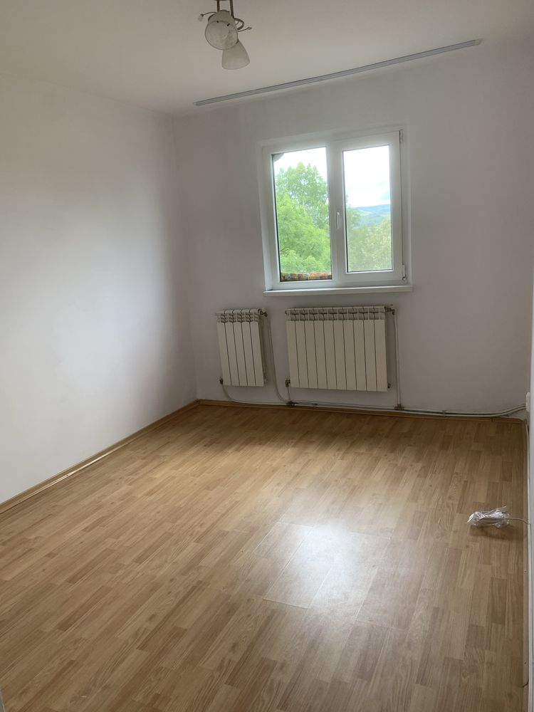 Vând apartament cu 3 camere