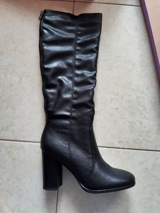 Cizme lungi cu toc