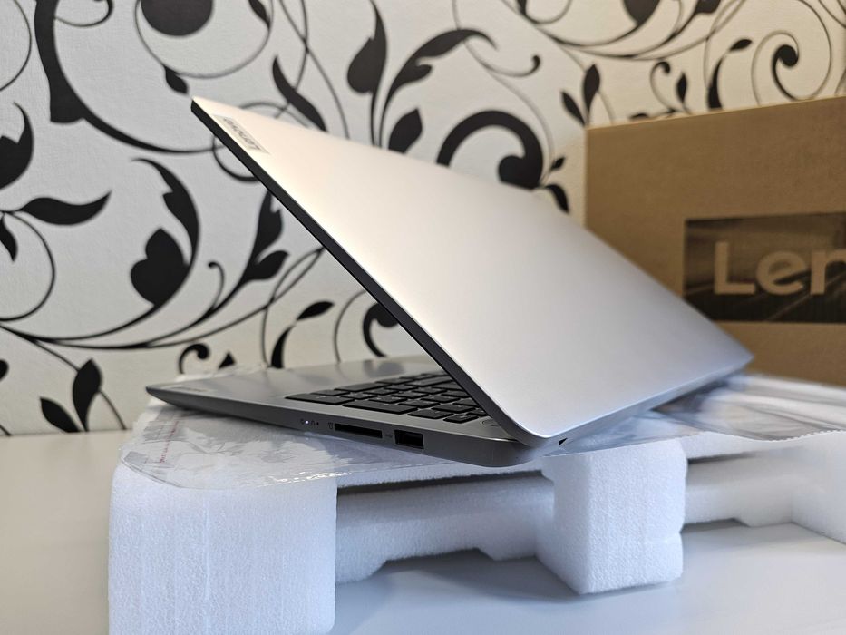 ПРОДАМ Lenovo IdeaPad 1 15AMN7 Ноутбук Silver 7120U/8GB/256SSD/15.6"HD