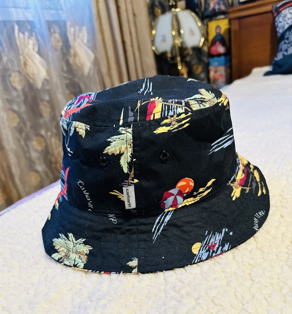CALVI,Peak,Adidas,HUGO,Ed Hardy,Robin Ruth,Pirelli,Carhartt.