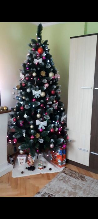 Brad artificial de 220 cm