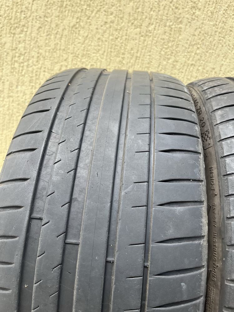 2 бр. летни гуми 245/40/20 Michelin DOT 4522 4,5-5 mm
