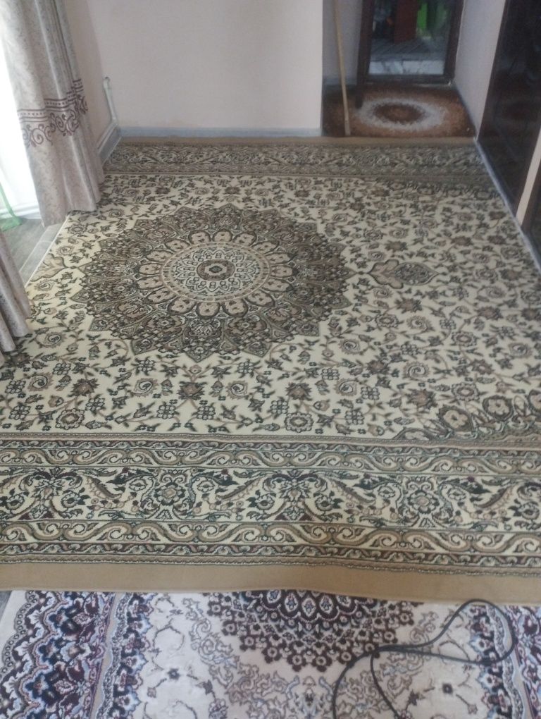 Darojka gilam sotiladi