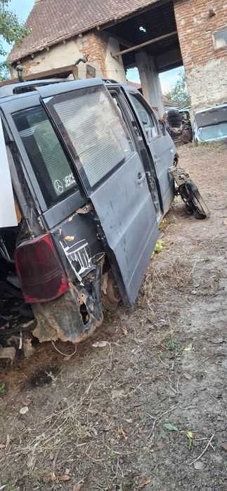 Dezmembrez Mercedes vito 110D 2,3 dizel 1996 motor funcțional.