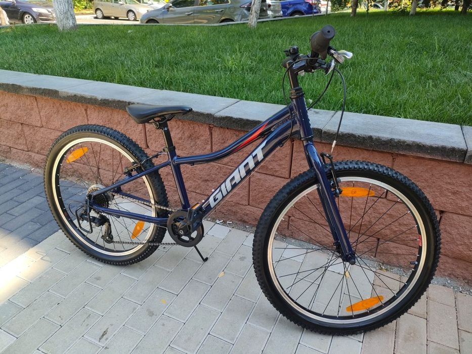 Bicicleta Giant 24 " Aluminiu  ca noua ! 
Jante duble