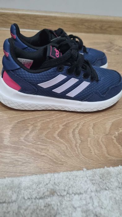 Маратонки ADIDAS